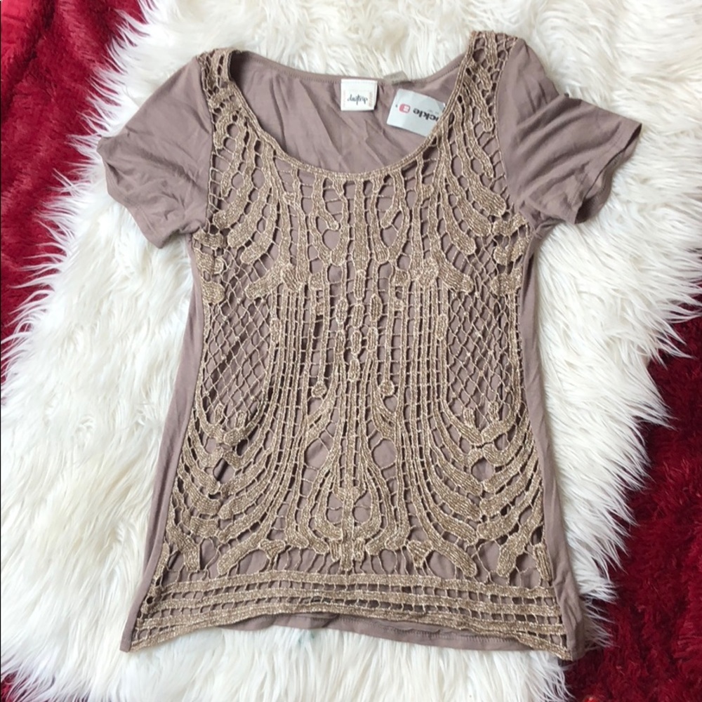 Short Sleeve Tee with Sparkly Beige Crochet Overlay